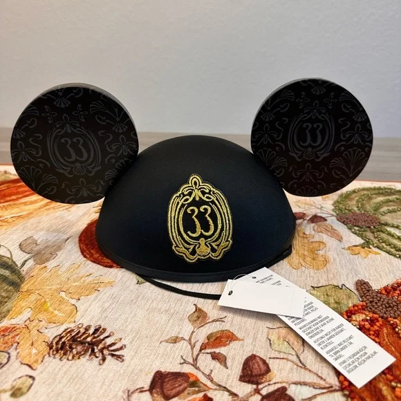 Disney | Accessories | Club 33 Mickey Mouse Haunted Mansion  display picture 2